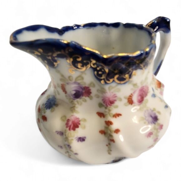 Vintage Creamer Pitcher & Sugar Bowl, Porcelain, Blue, Gold & Painted Flowers - Picture 7 of 15